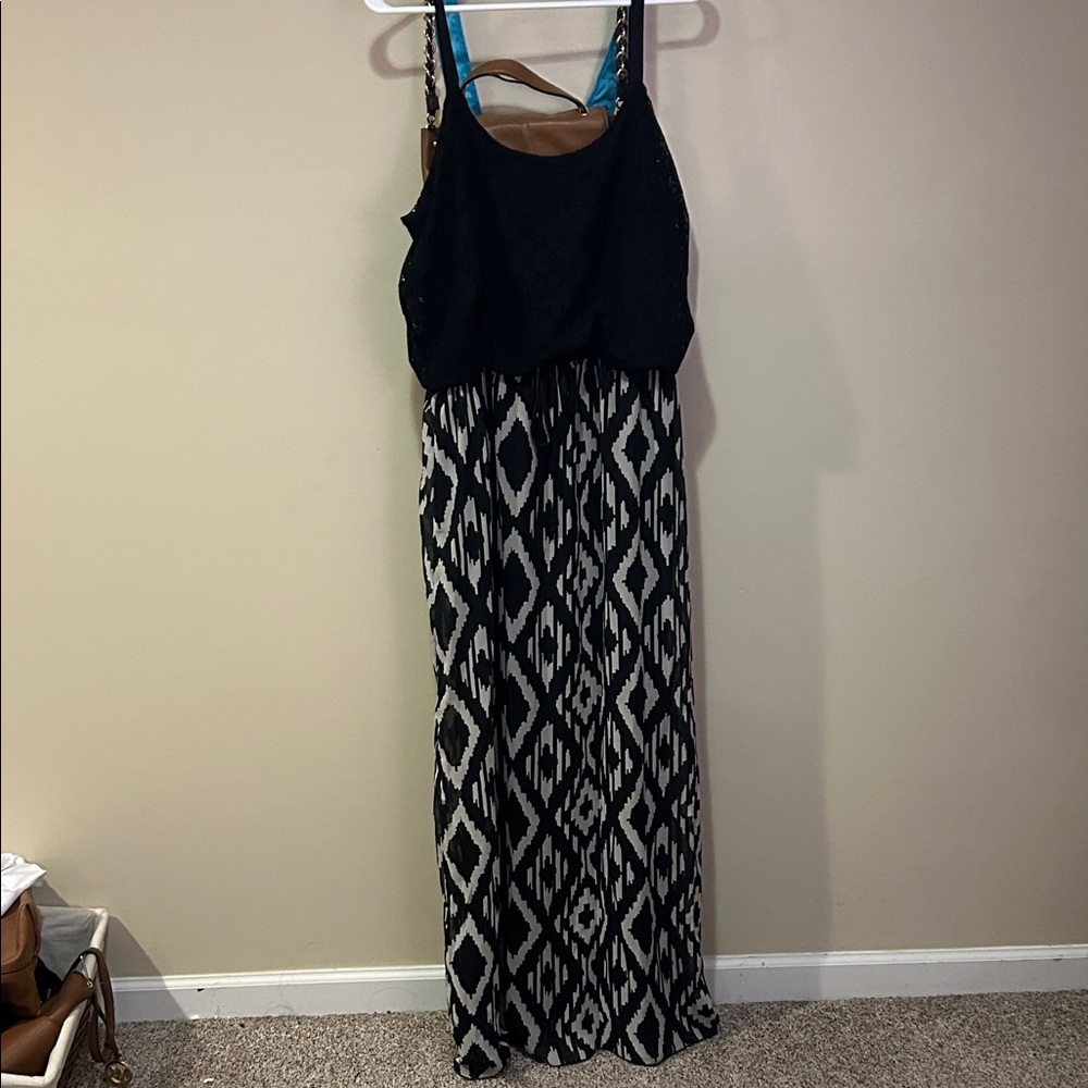 Faded Glory Black and White Geometric Maxi Dress